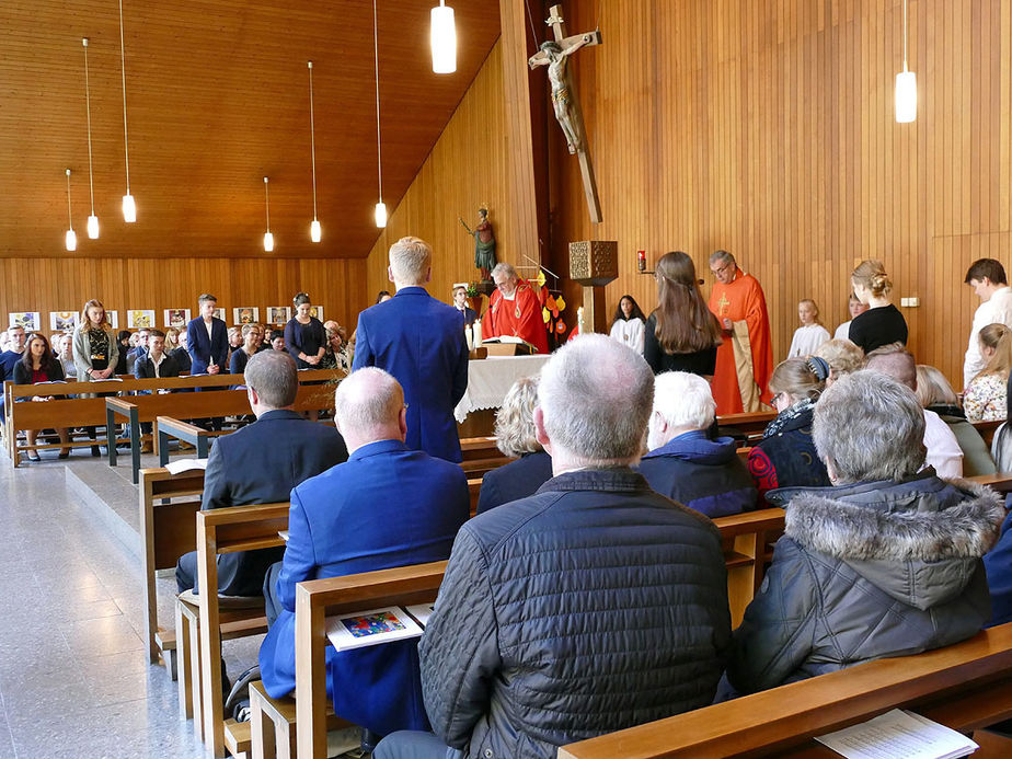 Firmung 2019 in Naumburg (Foto: Karl-Franz Thiede)